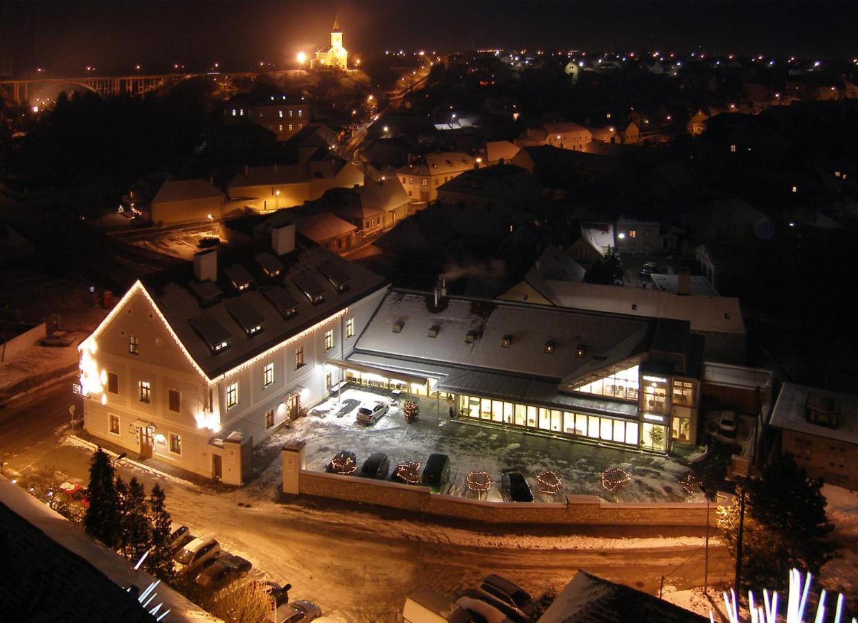 Gizella Hotel And Restaurant Veszprém Buitenkant foto