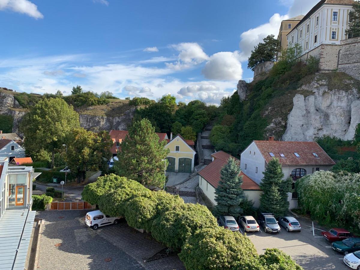 Gizella Hotel And Restaurant Veszprém Buitenkant foto